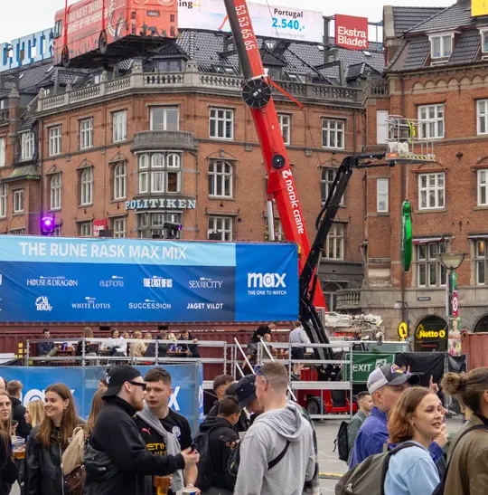 Distortion_982X547_Crane